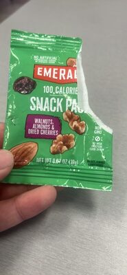 100 Calorie Snack Pack Walnuts, Almonds & Dried Cherries