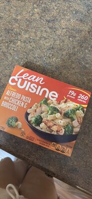 Classic Alfredo Pasta with Chicken & Broccoli