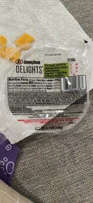 ENGLISH MUFFIN MADE with WHOLE GRAIN Turkey Sausage, Cage Free* Egg White & Cheese Sandwich