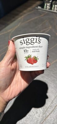simple ingredient skyr STRAWBERRY