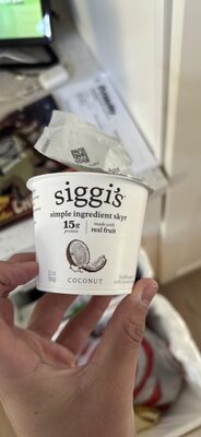 simple ingredient skyr coconut