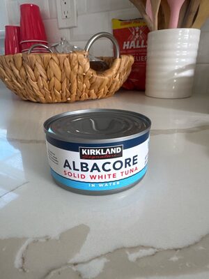 ALBACORE SOLID WHITE TUNA IN WATER