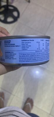 Atún en trozos en agua