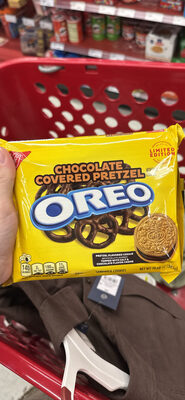 Chocolate Covered Pretzel Oreo