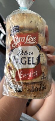Deluxe Bagels Everything