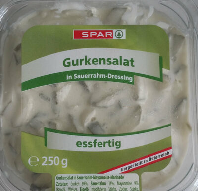 Gurkensalat im Sauerrahm-Dressing