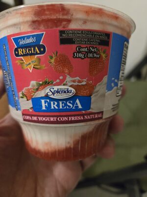 Helado de yogurt light con fresa natural