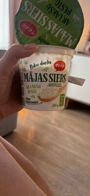 MĀJAS SIERS AR LAKŠU PESTO