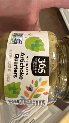 Marinated artichoke quarters