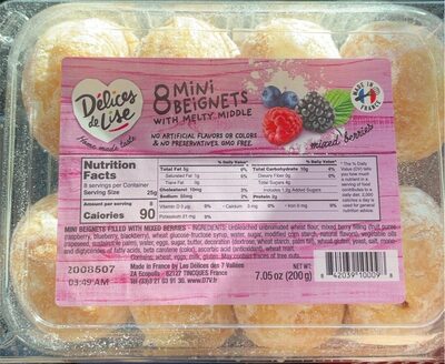 Mini beignets mixed berries