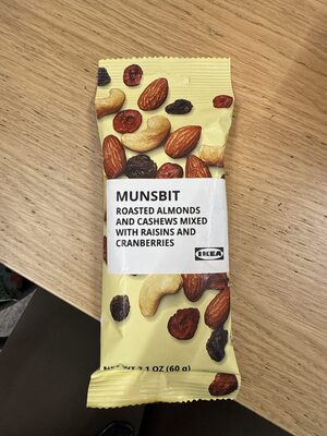 Munsbit Roasted Almonds And Cashews Mixed With Raisins And Cranberries