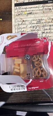 Natural Gouda & Sharp Cheddar Cheeses With Pretzels