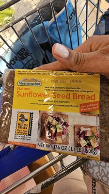 Natural sunflower seed bread with whole rye kernels