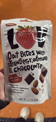 Oat Bites with Strawberry, almond & chocolate