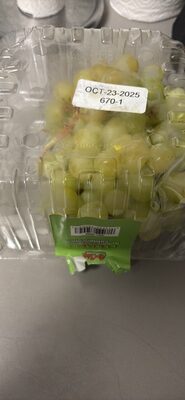 Organic green seedless table grapes