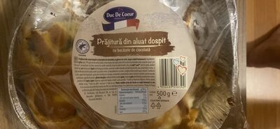 Prăjitură din aluat dospit cu bucățele de ciocolată