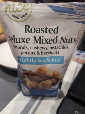 Roasted Deluxe Mixed Nuts