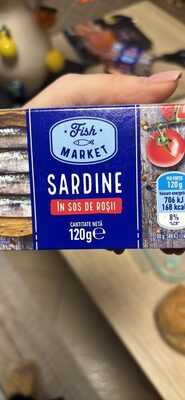 Sardine în sos de roșii