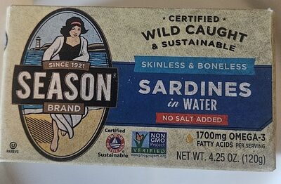 Season skinless and boneless sardines in water