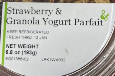 Strawberry & granola yogurt parfait