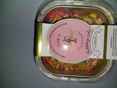 Vanilla Cake with Buttercream Frosting