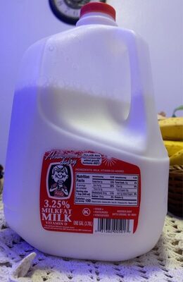 Whole milk (3.25%)